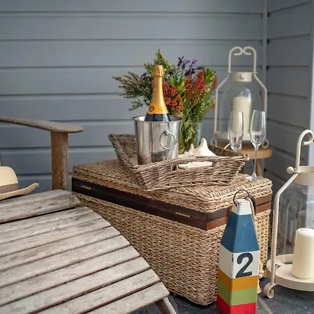Pier House *