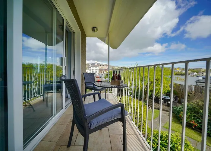 Pier House Гостевой дом Кинсэйл