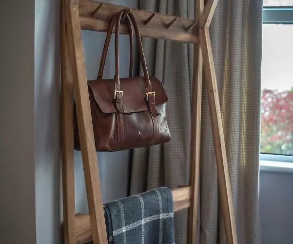 Pier House Гостевой дом Кинсэйл