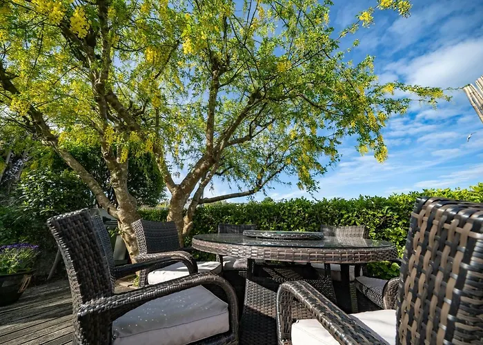 Pier House Гостевой дом *