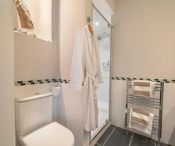 Pier House Кинсэйл