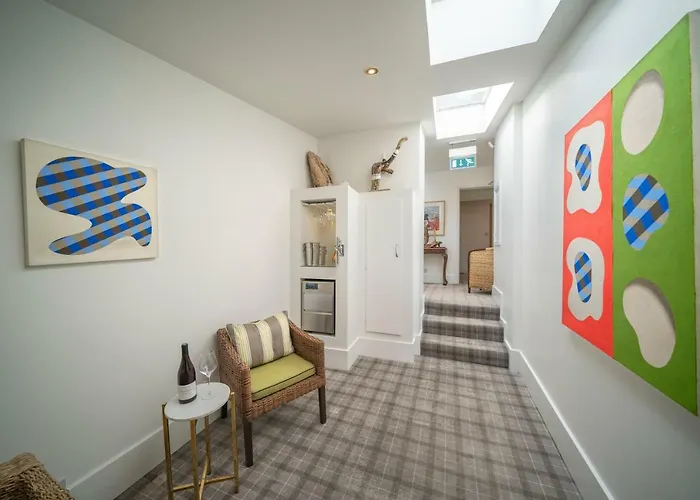 Pier House Гостевой дом