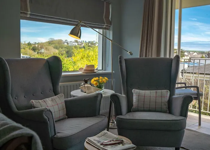 Pier House Гостевой дом Кинсэйл